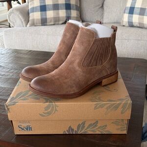 Sofft Bellis III Booties Color Brown Size 8.5 
New in box